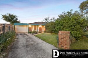 A beautiful house with 3 bedrooms for rent in 21 Cornell Pl, Hampton Park VIC 3976